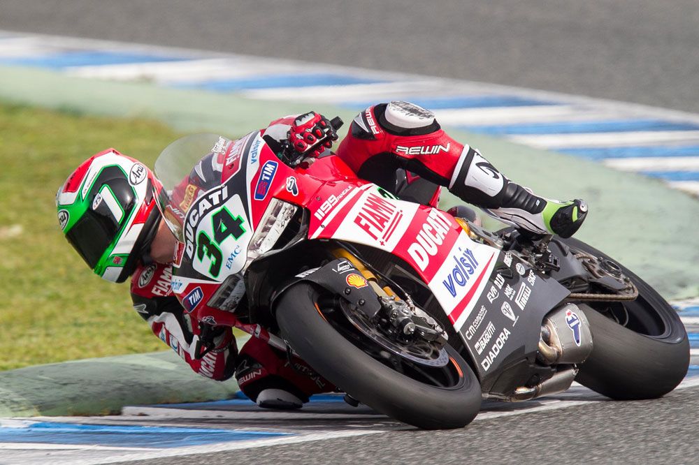 Davide Giugliano continúa al frente en la segunda jornada de test en Jerez