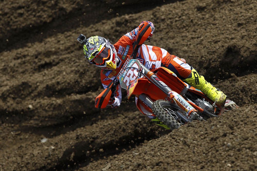 Toni Cairoli y Jeffrey Herlings ganan el MXGP de Bulgaria