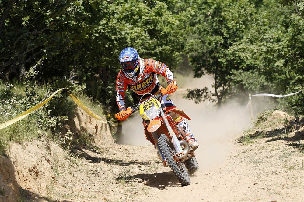 Iván Cervantes suma un nuevo triunfo en el Mundial de Enduro