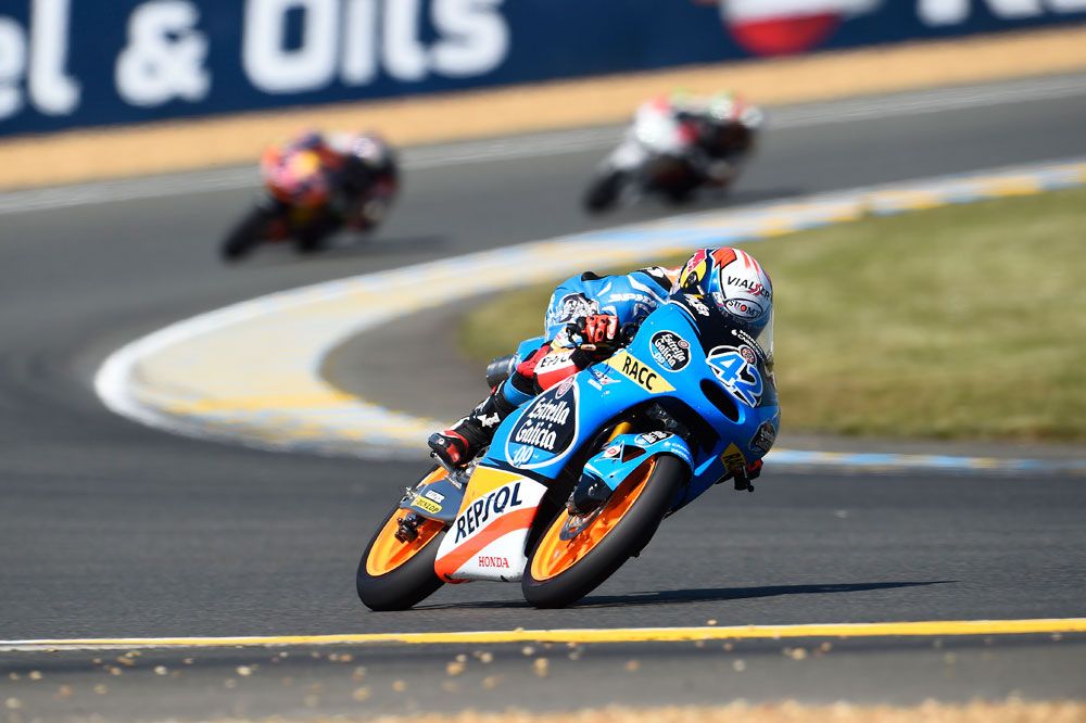 Alex Rins lidera la sesión inaugural del GP de Italia