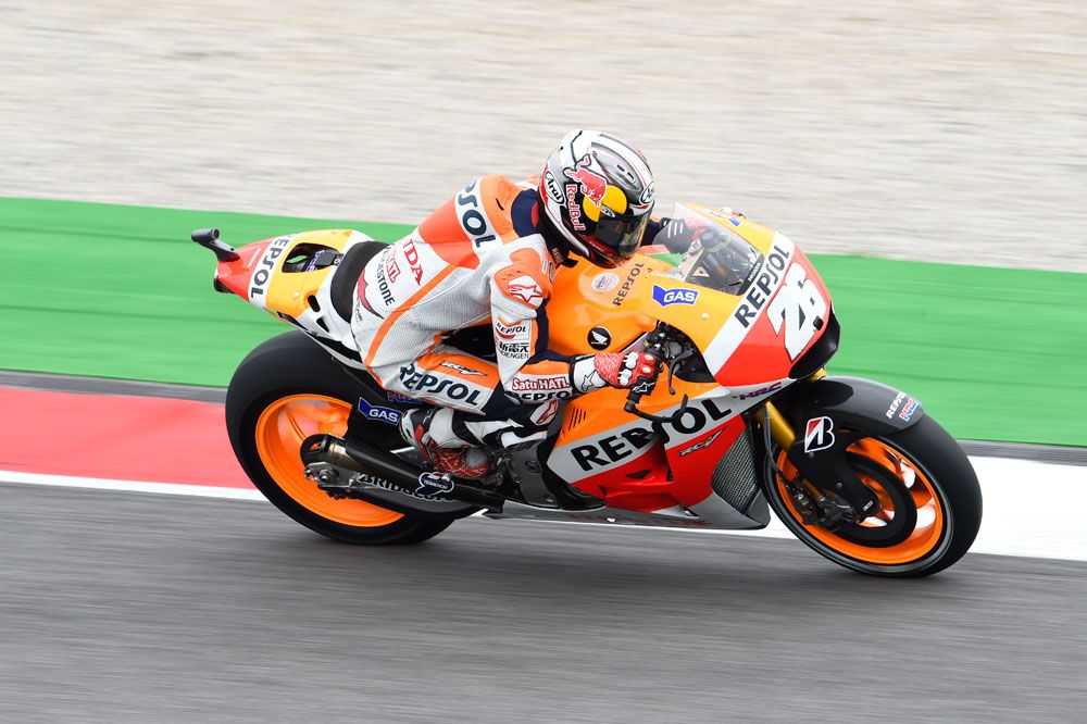 Dani Pedrosa marca el ritmo en los terceros libres
