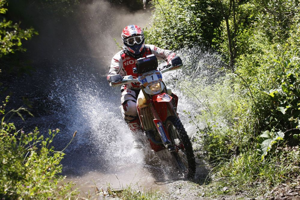 Marc Coma cede el liderato del Rally de Cerdeña