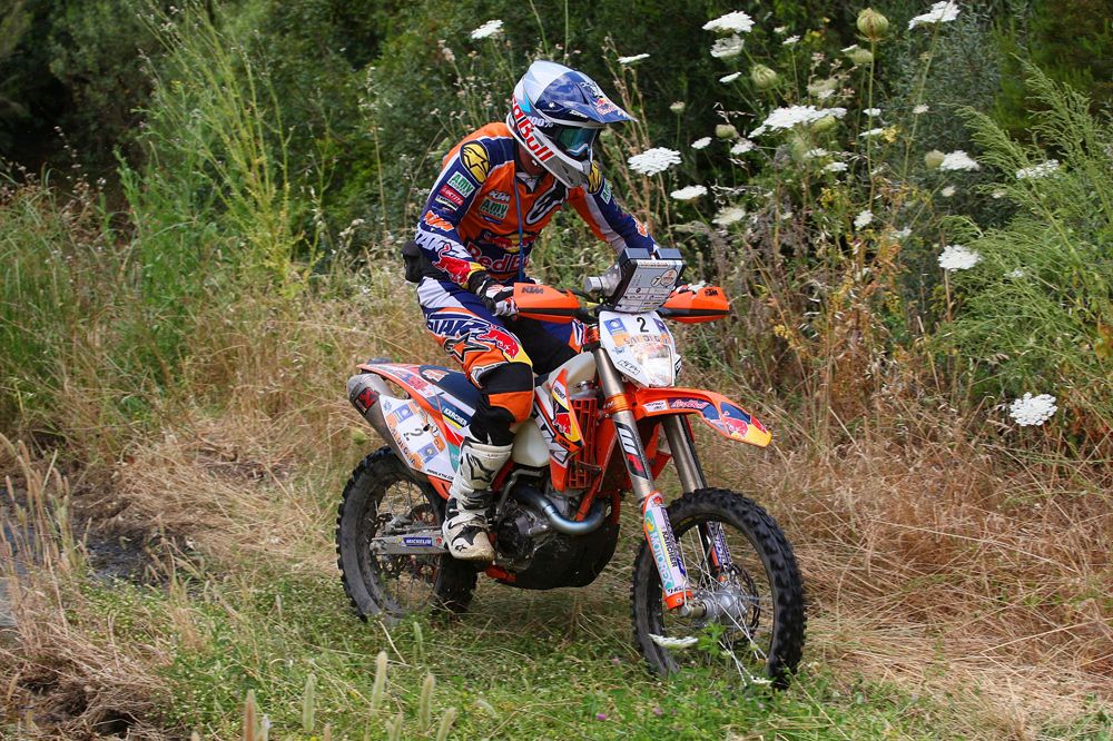Marc Coma escala hasta la segunda plaza en el Rally de Cerdeña