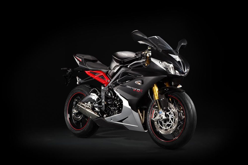Triumph presenta su nueva gama de colores