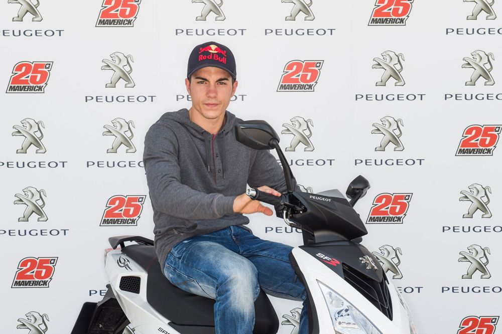 Maverick Viñales, nuevo embajador de Peugeot Scooters