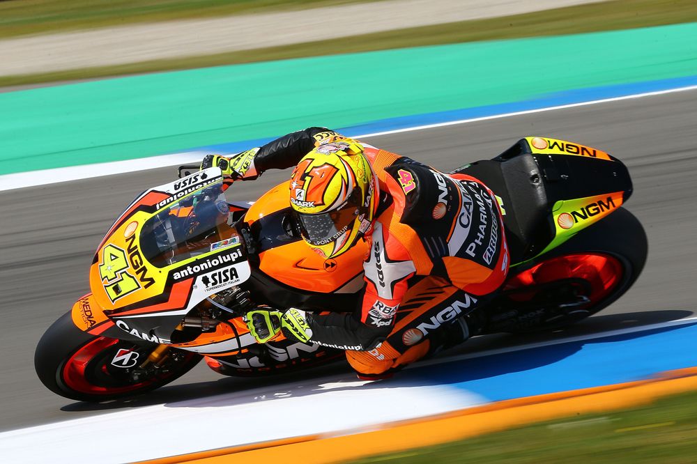 Aleix Espargaró logra la primera pole de su vida en Holanda