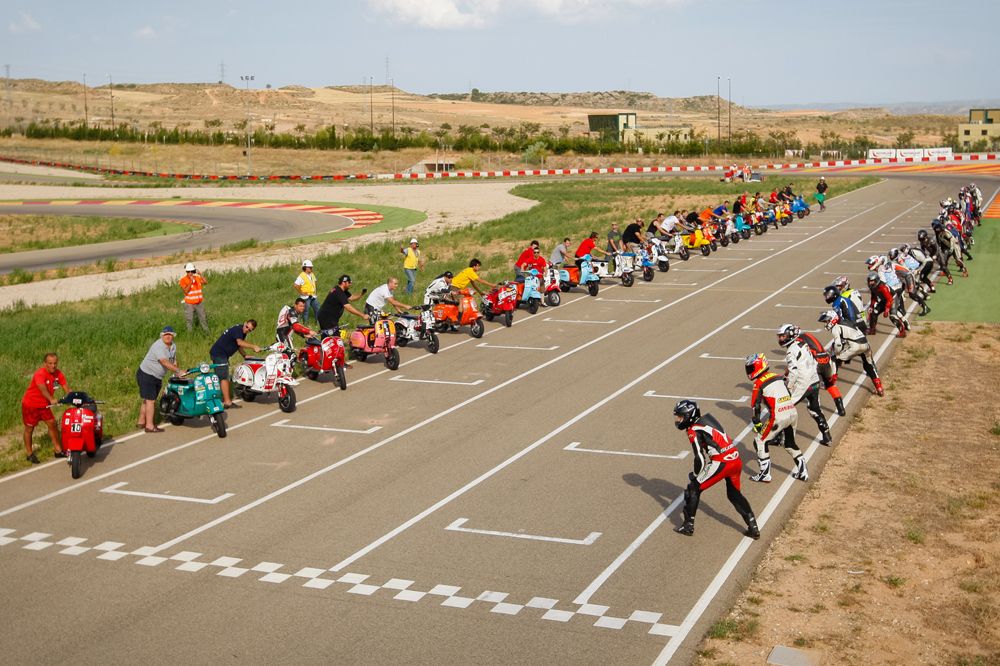 V edición de las 6 horas de resistencia Vespa en MotorLand