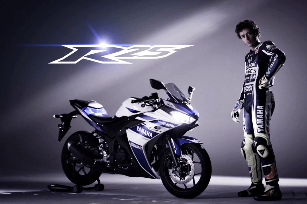 Valentino Rossi protagoniza el nuevo vídeo promocional de la Yamaha R25