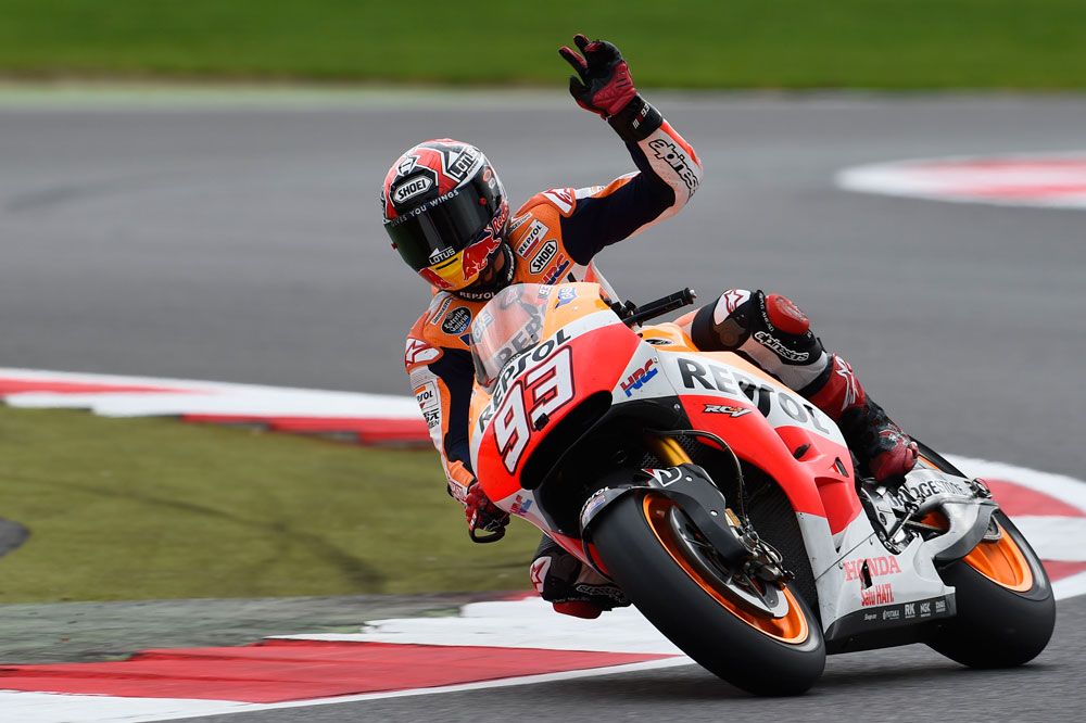 Márquez suma una nueva pole en Gran Bretaña