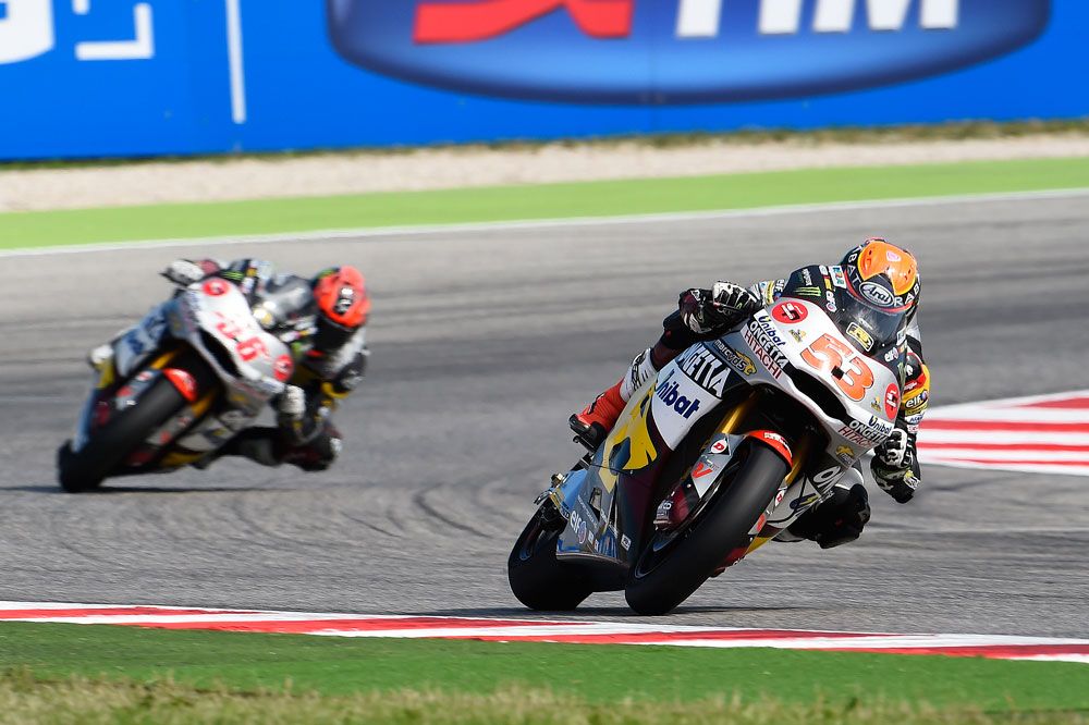 Rins y Rabat doblegan a Márquez y Kallio