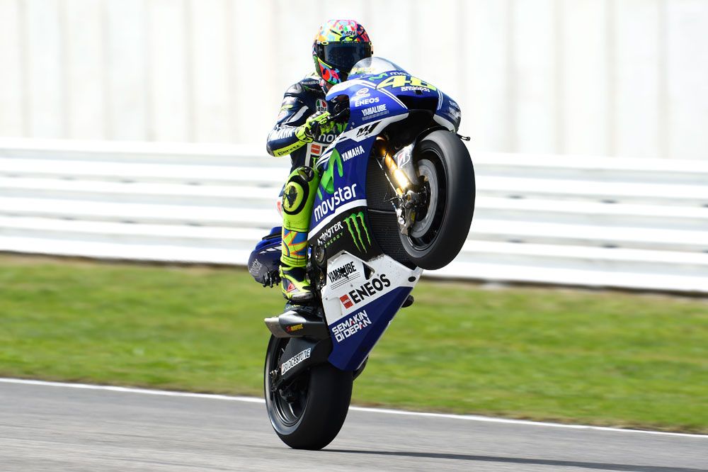 Rossi desata la locura en Misano