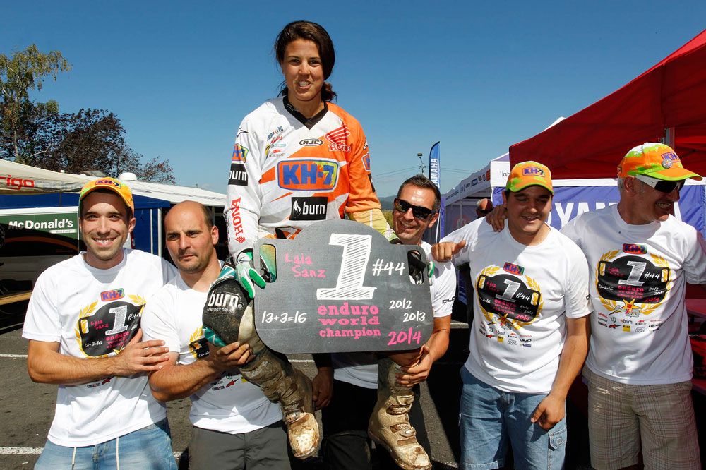 Laia Sanz conquista su tercer título de Enduro
