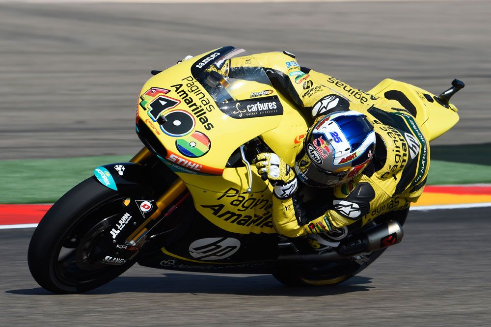Márquez toma el liderato de Moto3; Viñales triunfa en Moto2