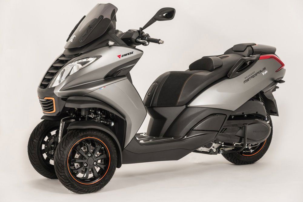 Dainese y Peugeot Scooters presentan Metrópolis D-air