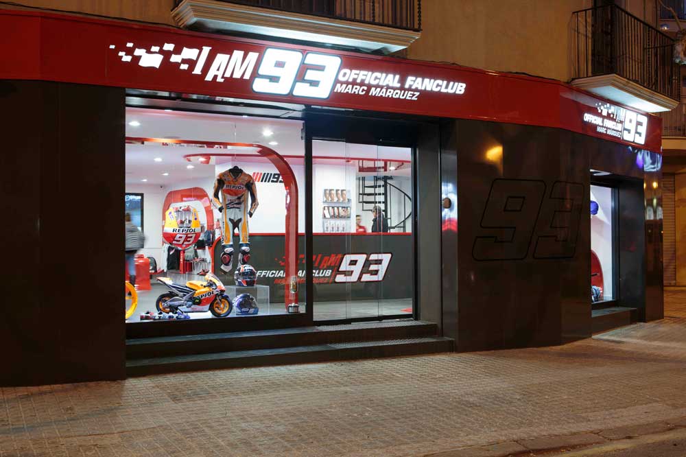 Márquez inaugura en Cervera la nueva sede de su club de fans