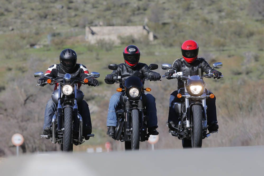Comparativa custom: Harley-Davidson Street XG750, la Suzuki Intruder M800 y la Triumph Speedmaster