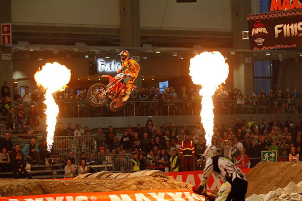 Blazusiak suma su tercera victoria en el Mundial de SuperEnduro