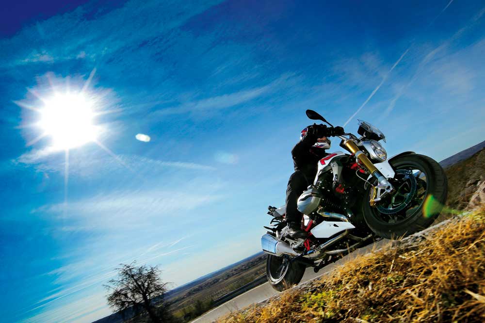 Motociclismo 2446: Contenidos de la revista