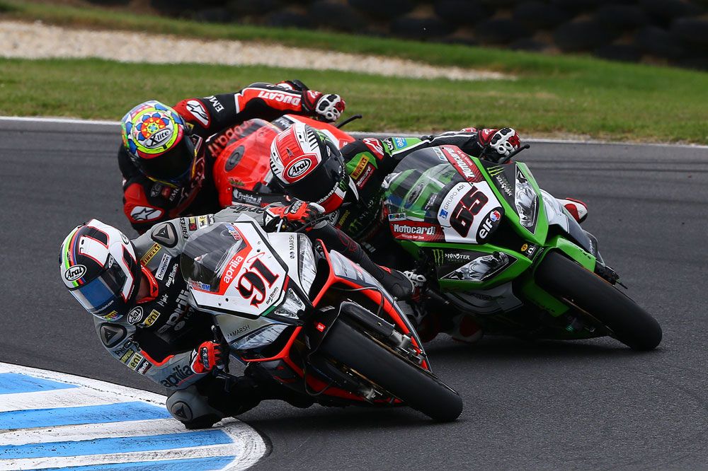 Rea y Haslam se reparten las primeras victorias en Superbike en Phillip Island