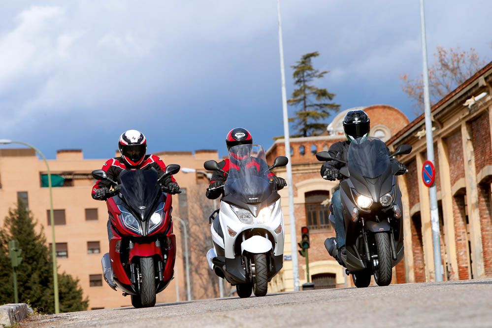 Comparativa Maxiscooter 125: Kymco K-XCT 125i, Suzuki Burgman 125 y Yamaha X-Max 125