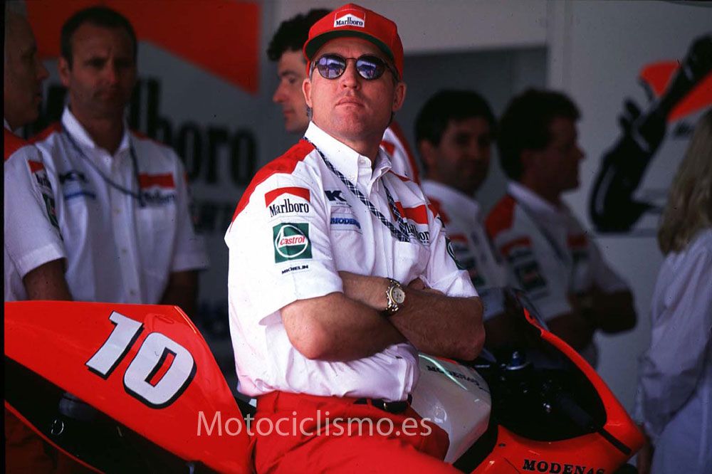 Las Modenas tricilíndricas de Kenny Roberts