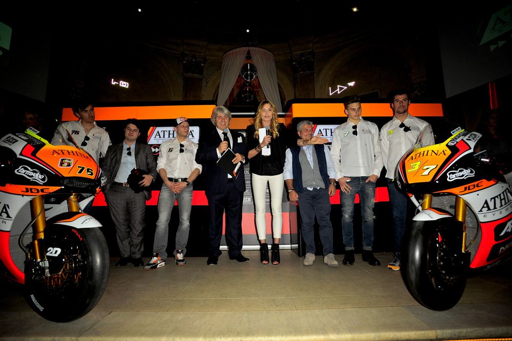 Presentación del equipo Forward Racing 2015