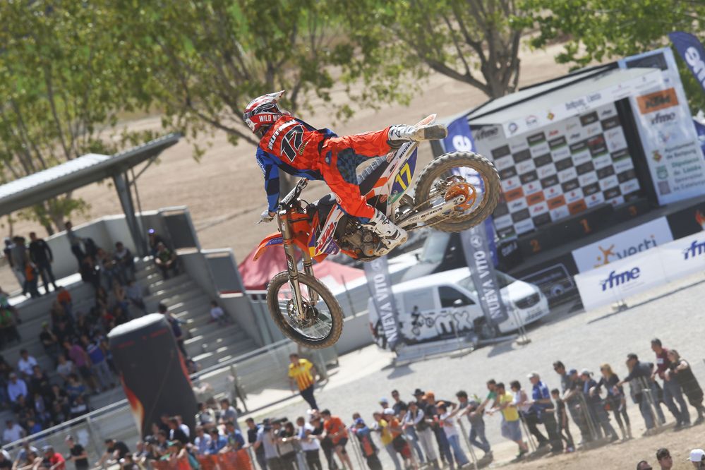 Butrón y Larrañaga vencen en el MX de Bellpuig