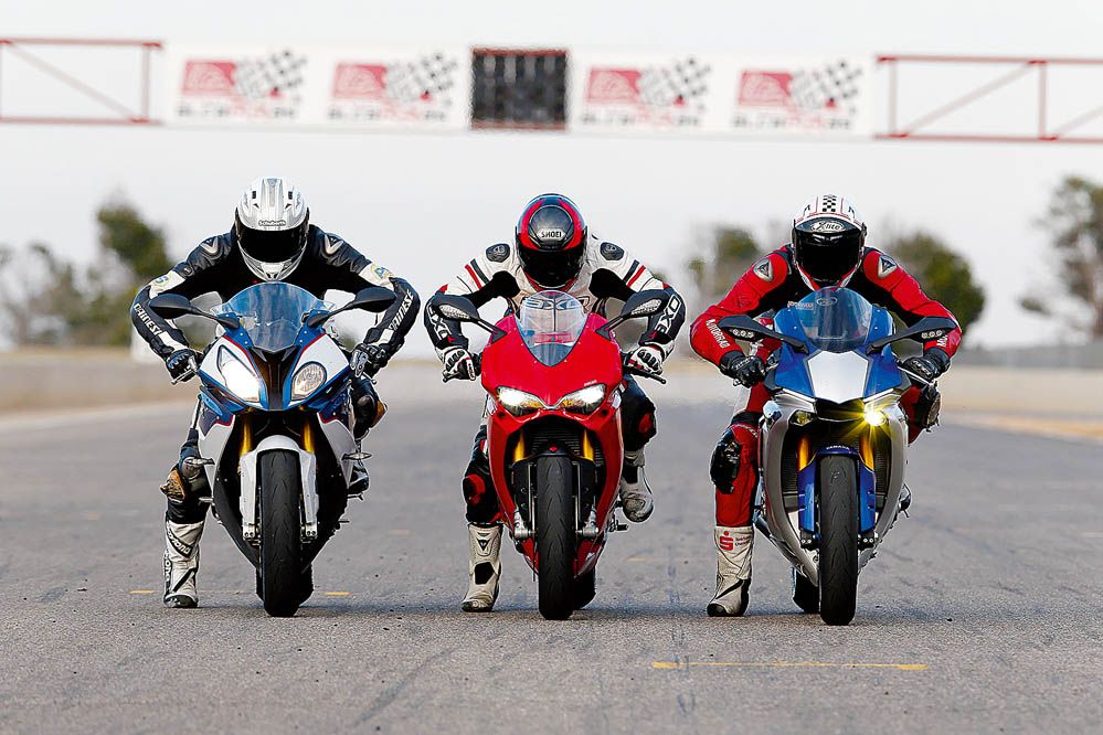 Comparativa Superbike: BMW S 1000 RR, Ducati 1299 Panigale S y Yamaha YZF-R1