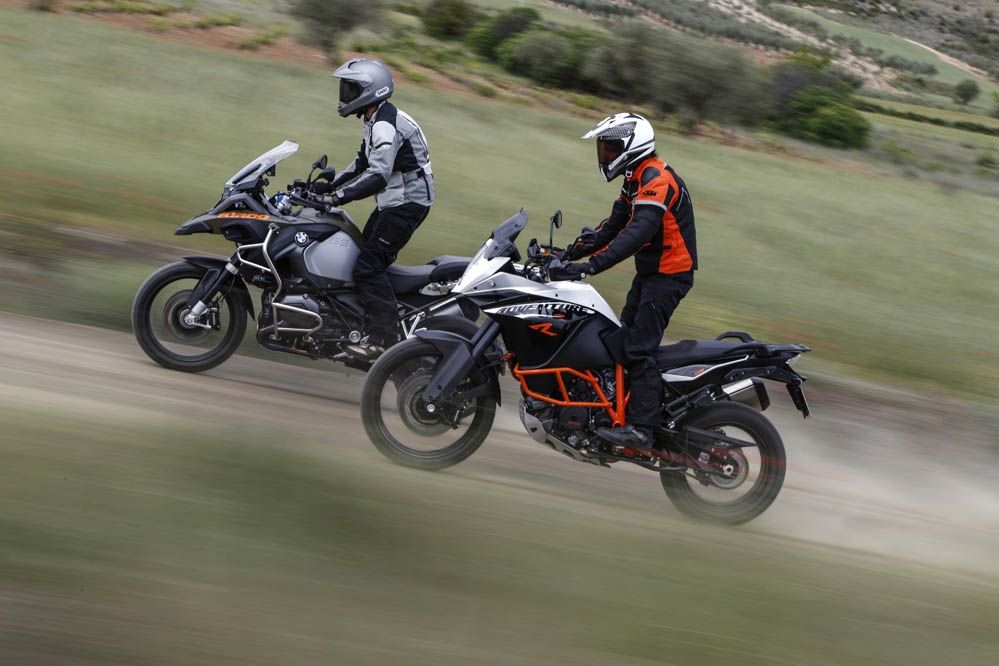 Vídeo comparativa: BMW R 1200 GS Adventure vs KTM 1190 Adventure R