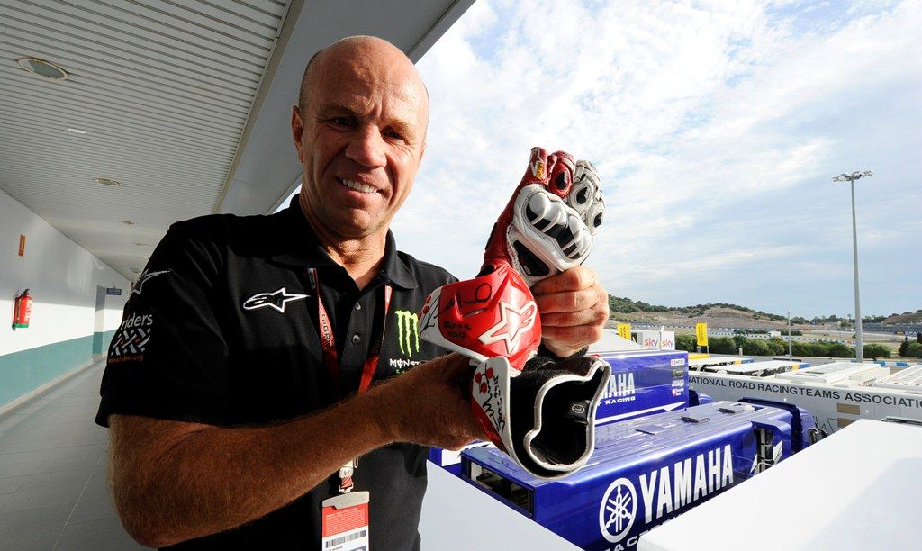 ¿Quieres los guantes de Mamola?