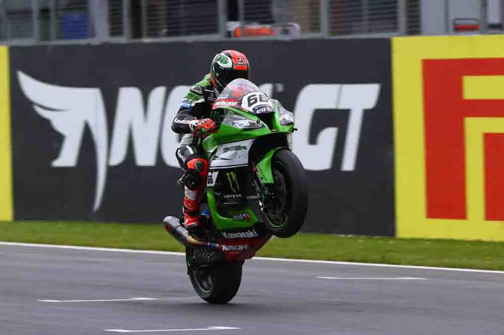 Sykes, doblete en Donington