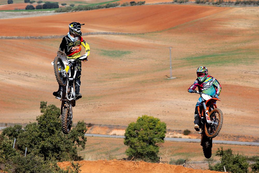 Comparativa Cross 350: Husqvarna FC 350-KTM 350 SXF
