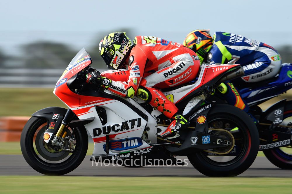 Iannone y Bautista, a la caza de Rossi y Pedrosa