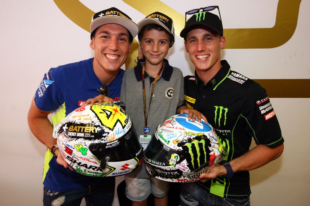 Los cascos solidarios de los Espargaró en eBay