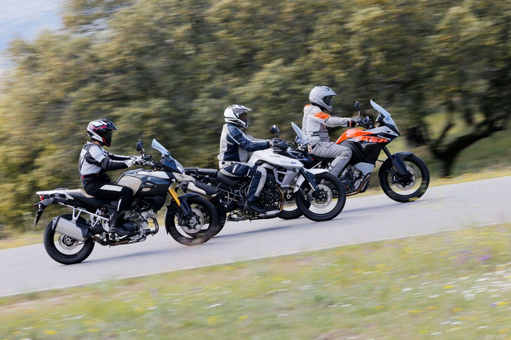 Comparativa trail: KTM 1050 Adventure, Suzuki V-Strom 1000 y Triumph Tiger 800 XRx