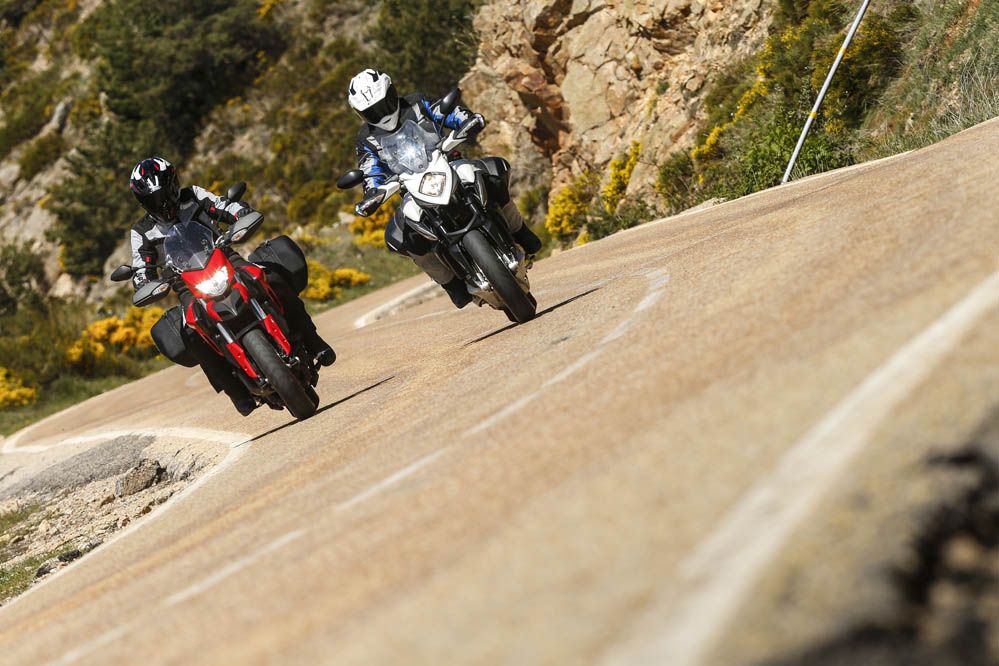 Comparativa: Ducati Hyperstrada y MV Agusta Stradale 800
