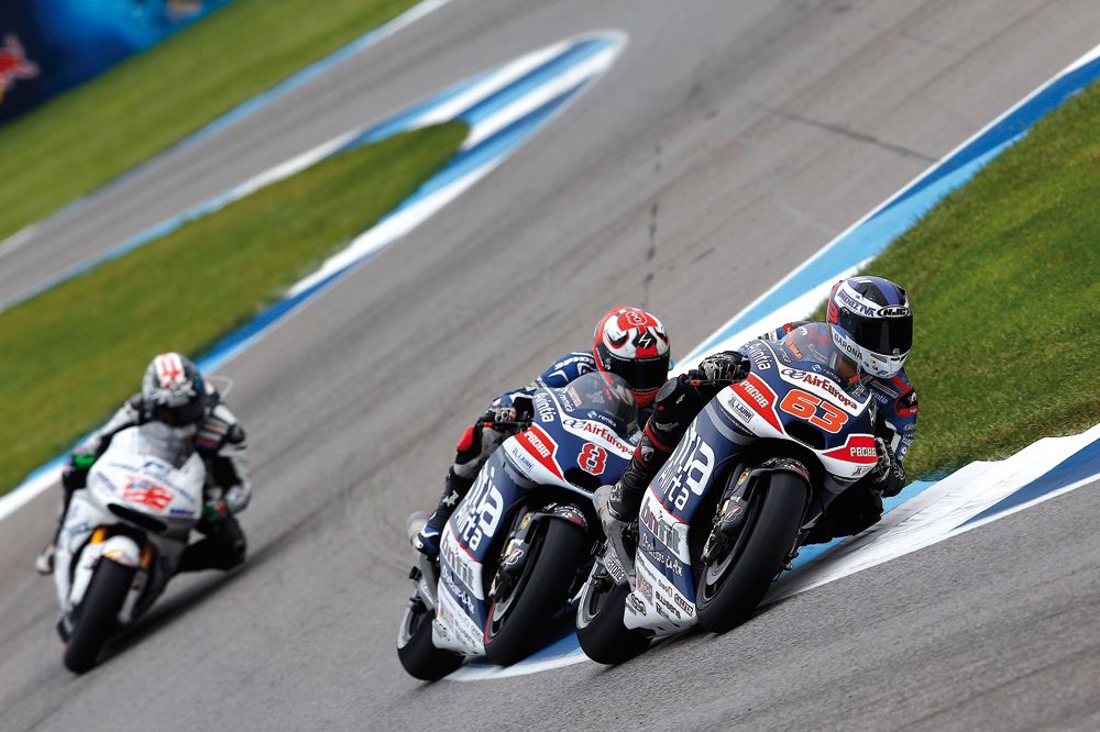 Ducati elige sus seis pilotos para el 2016