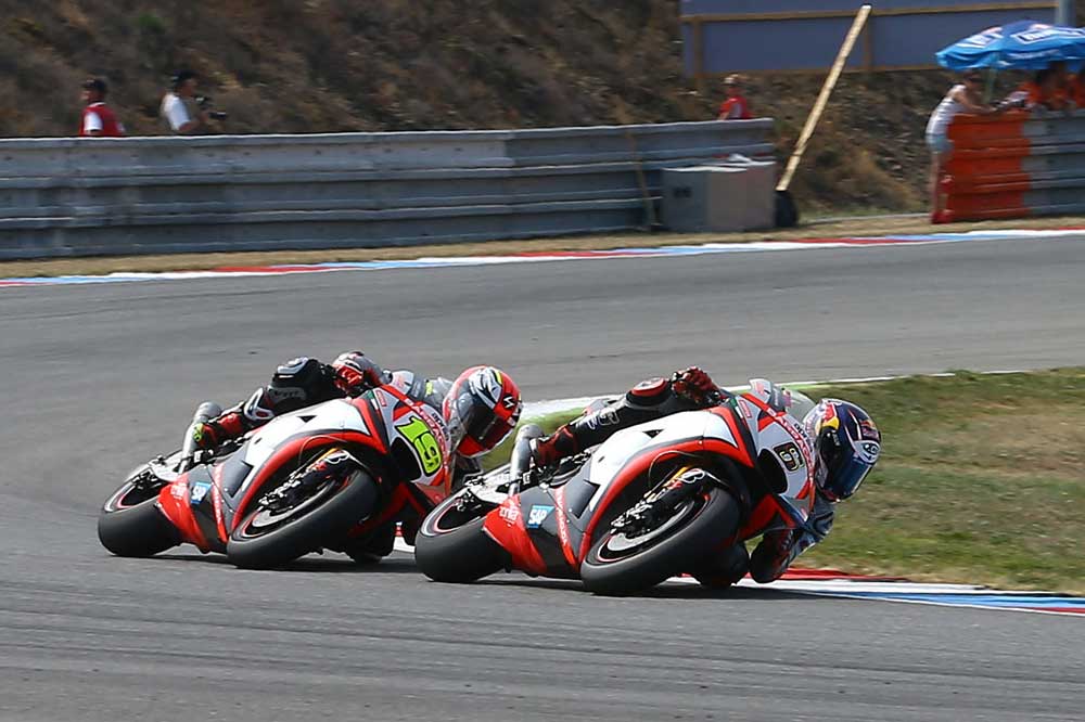 Álvaro Bautista y Stefan Bradl, pilotos Aprilia 2016