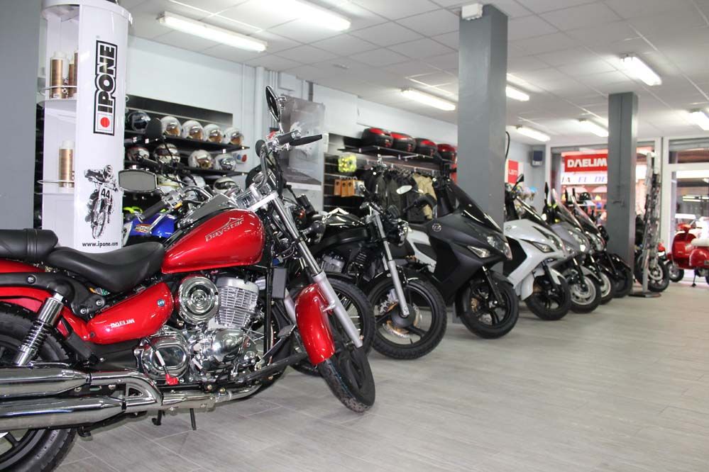 MotoV4: nuevo centro integral de la moto en Madrid