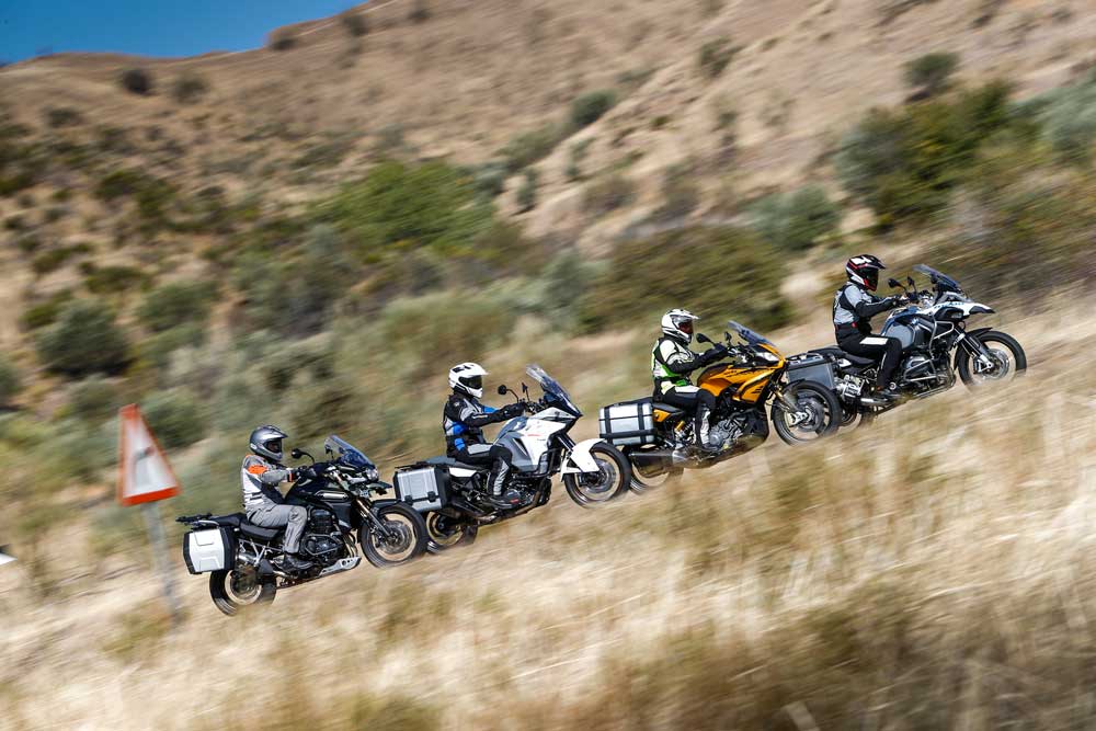 Comparativa maxitrail: Aprilia, BMW, KTM y Triumph