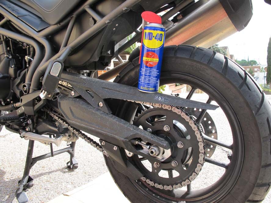 Limpieza de cadena de la moto
