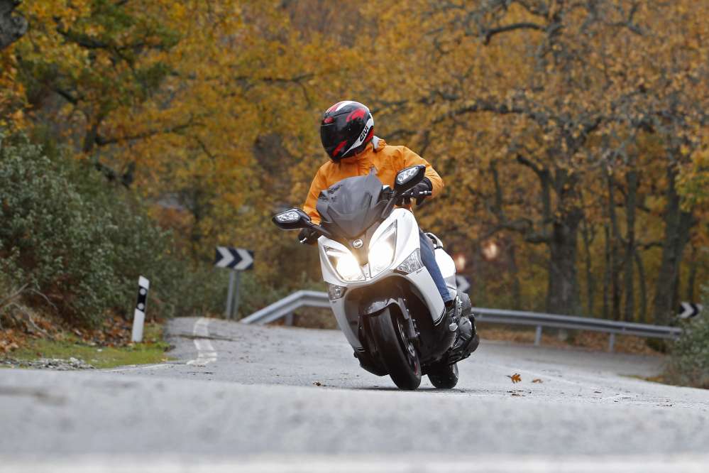 SYM Joymax 300i Sport Start-Stop ABS. Prueba