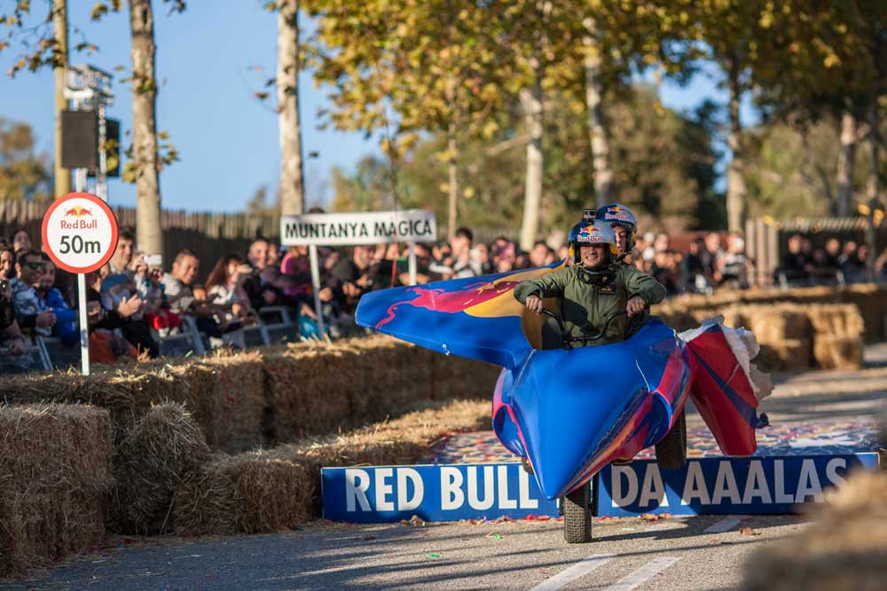 Dani Pedrosa y Jorge Prado disfrutaron en los Autos Locos