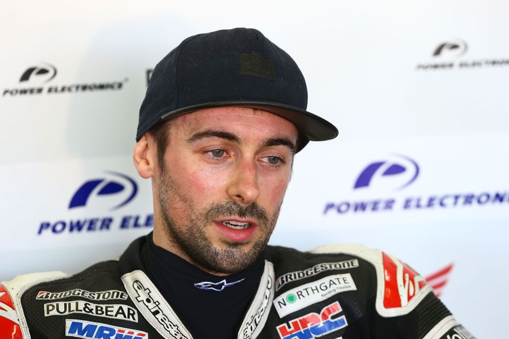 Eugene Laverty se fractura el brazo en los test