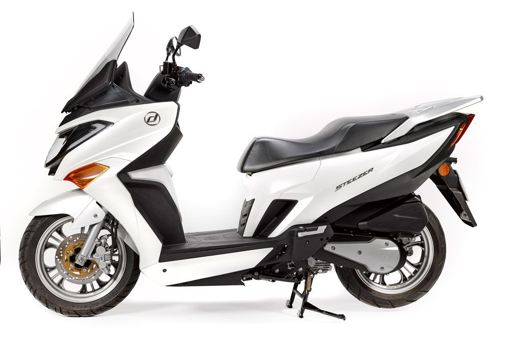 Scooter Daelim Steezer 125