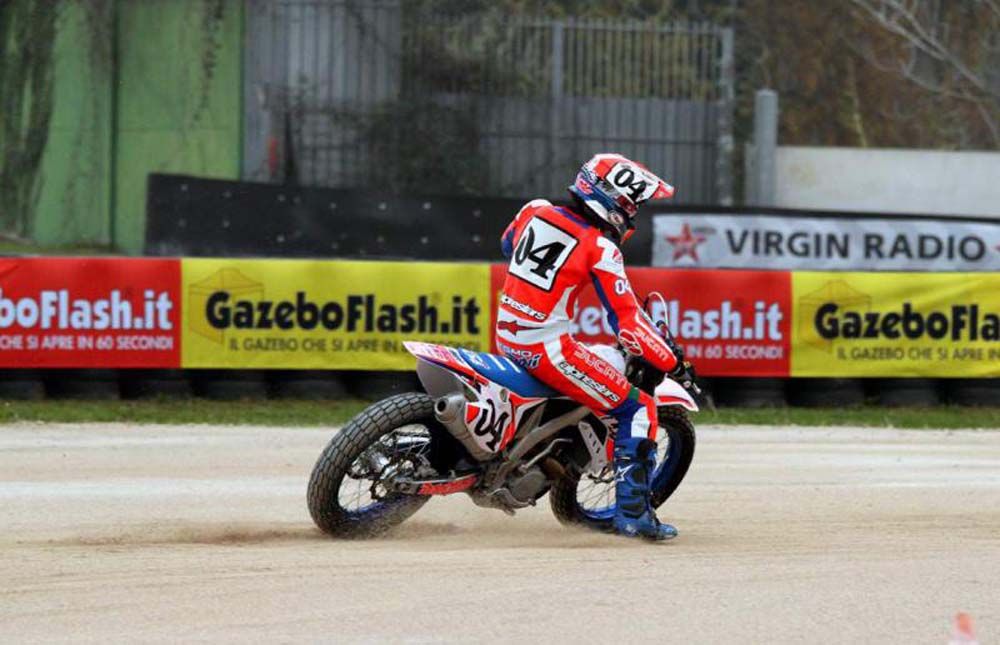 Chareyre vence ante Dovizioso en el Sic Day
