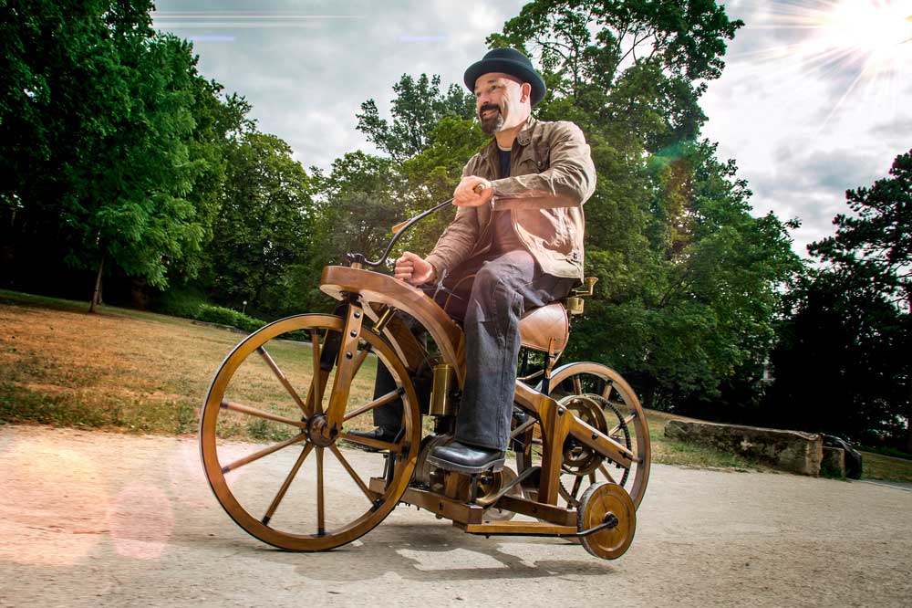 Prueba de la Daimler Reitwagen, la primera moto