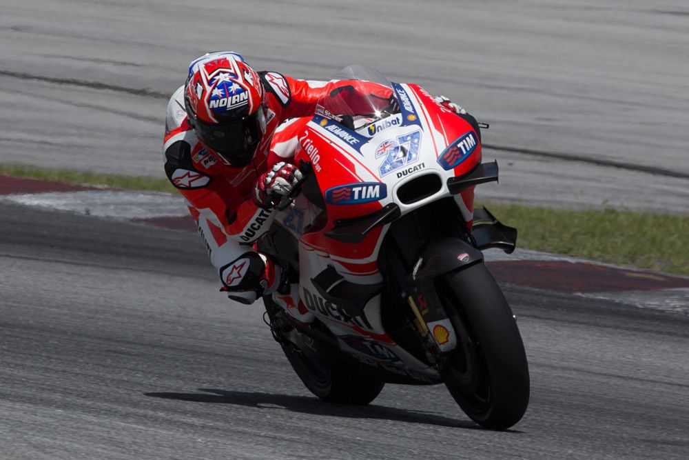 Casey Stoner ya rueda con la Ducati de MotoGP