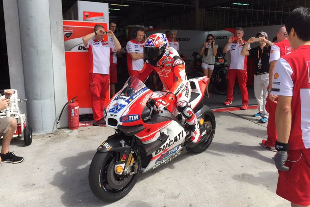 Casey Stoner rodará mañana en Sepang con los pilotos de MotoGP