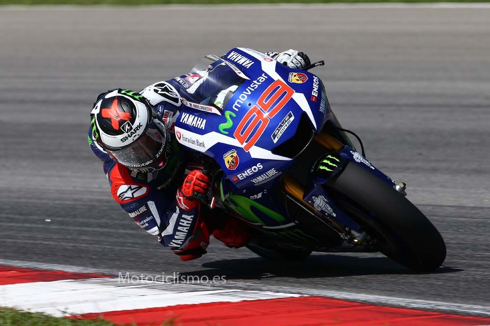 Jorge Lorenzo arrasa en los test de MotoGP en Sepang